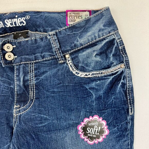 Curves Series Womens Short & Sexy Capri Jeans Blue Stretch Zip Juniors 11 New - Picture 6 of 11